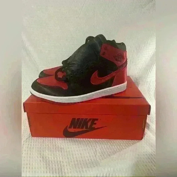 NIKE Air Jordan 9.5 Retro 1 Women’s Shoes - Picture 1 of 7